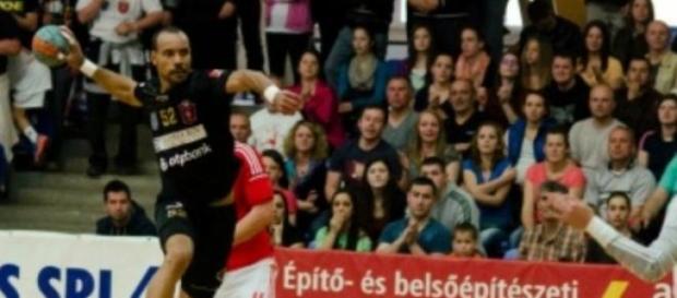 Benfica perdeu na Roménia mas tem final à porta Benfica perdeu na Roménia mas tem final à porta