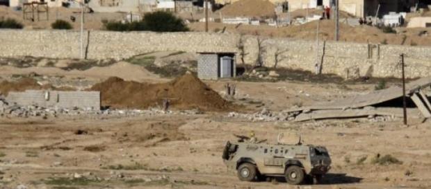 Des soldats dans un char blindé sont morts. Des soldats dans un char blindé sont morts.