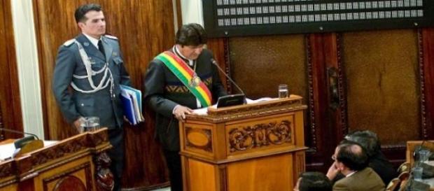 Evo Morales habla en el Parlamento de Bolivia. Evo Morales habla en el Parlamento de Bolivia.