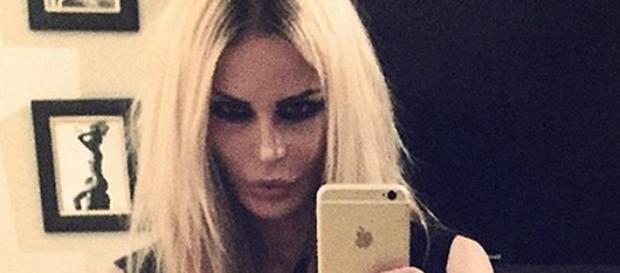 Nina Moric ha tentato il suicidio: ecco la news Nina Moric ha tentato il suicidio: ecco la news