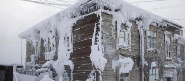 o casa inghetata din Yakutsk o casa inghetata din Yakutsk