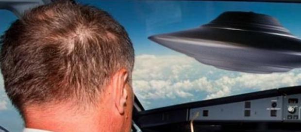Un pilot american a vazut un OZN Un pilot american a vazut un OZN