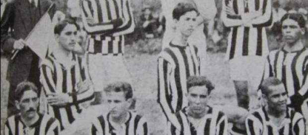 A primeira geração dos meninos da vila, em 1917 A primeira geração dos meninos da vila, em 1917