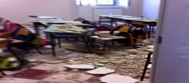 Ciò che resta dell'aula dove è avvenuto il crollo Ciò che resta dell'aula dove è avvenuto il crollo
