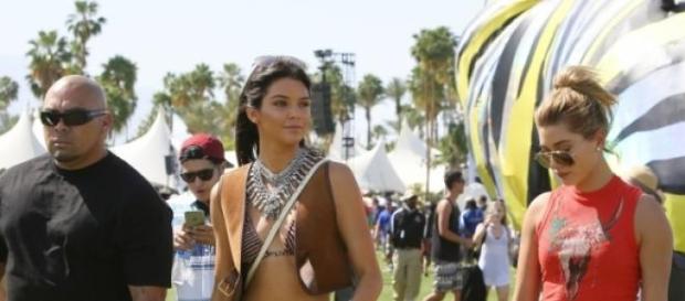 Kendall Jenner no Coachella 2015. Kendall Jenner no Coachella 2015.