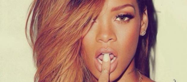 Rihanna já respondeu à acusação. Rihanna já respondeu à acusação.