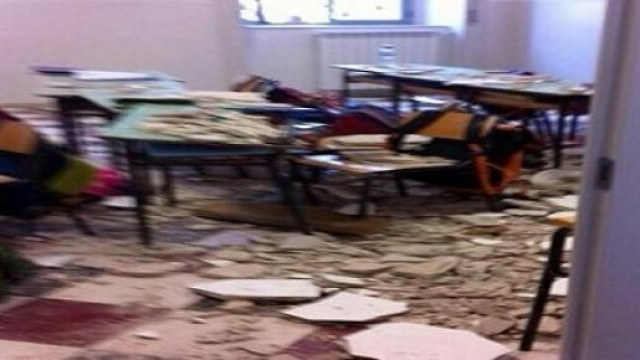 Ciò che resta dell'aula dove è avvenuto il crollo
