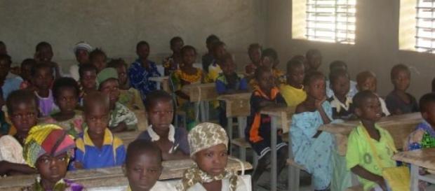12 millions d'enfants ne vont pas a l'école. 12 millions d'enfants ne vont pas a l'école.