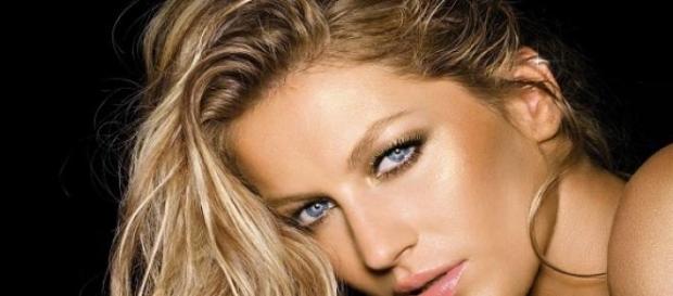 Gisele deixa os desfiles mas tem outros projectos. Gisele deixa os desfiles mas tem outros projectos.