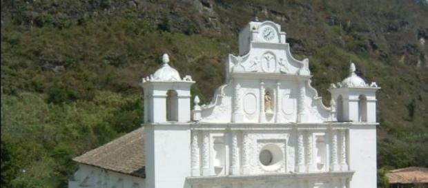 Iglesia Colonial en Gracias (Honduras) Iglesia Colonial en Gracias (Honduras)