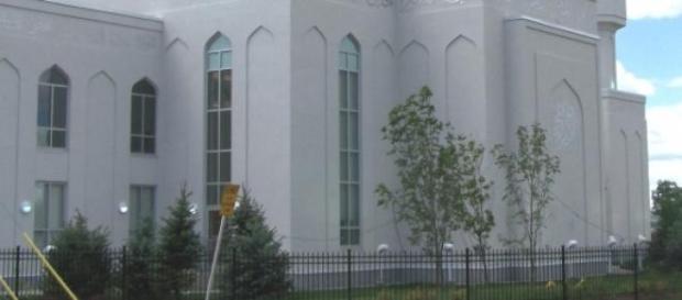 L'une des nombreuses mosquées de Calgary. L'une des nombreuses mosquées de Calgary.