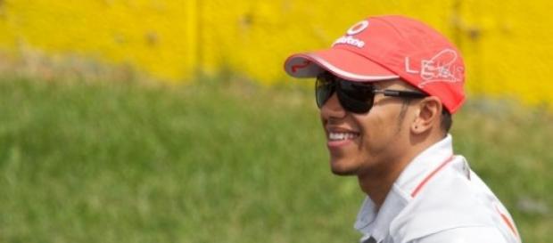 Lewis Hamilton: Hier hat er noch gut lachen. Lewis Hamilton: Hier hat er noch gut lachen.