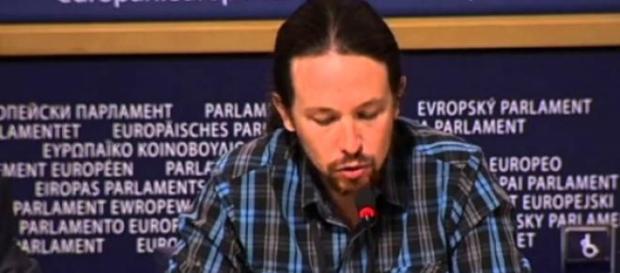 Pablo Iglesias le regala al rey 'Juego de Tronos' Pablo Iglesias le regala al rey 'Juego de Tronos'