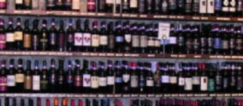 Nella foto diverse qualità di vino in esposizione 