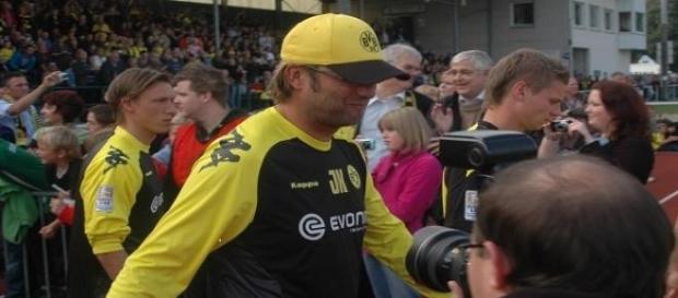 Heiß begehrter Ex-Dortmund-Trainer. Heiß begehrter Ex-Dortmund-Trainer.