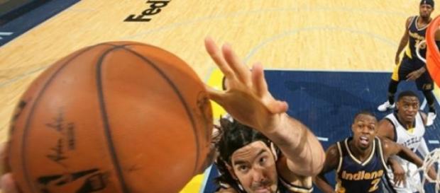 Luis Scola no pudo clasificar a los playoff Luis Scola no pudo clasificar a los playoff
