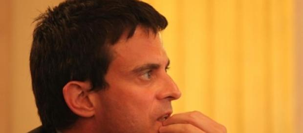 Manuel Valls monte dans les sondages. Manuel Valls monte dans les sondages.