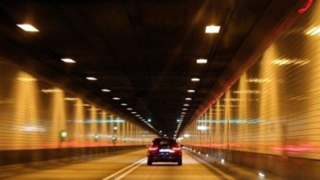 In fuga con neonato di 15 giorni