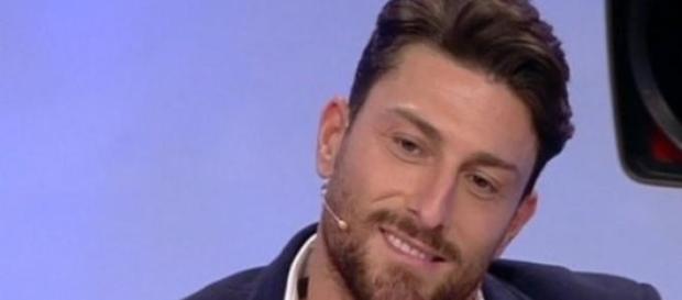 Amedeo è davvero molto stanco di tutto Amedeo è davvero molto stanco di tutto