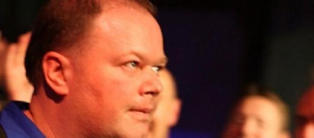Big win for van Barneveld over van Gerwen in PL Big win for van Barneveld over van Gerwen in PL