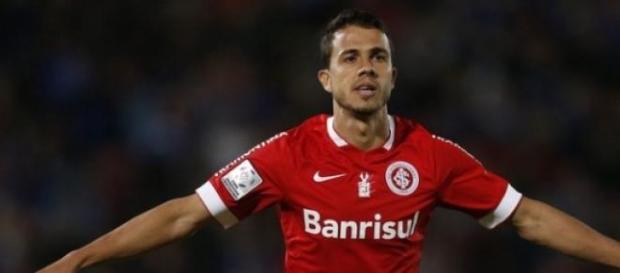 Decisivo, Nilmar marcou duas vezes Decisivo, Nilmar marcou duas vezes