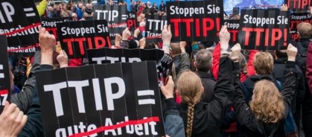 Gefährdet TTIP die Demokratie in Europa? Gefährdet TTIP die Demokratie in Europa?