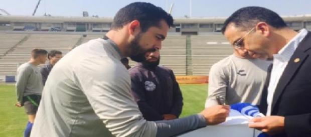 Javier Lozano le pidió disculpas a Hérculez Gómez Javier Lozano le pidió disculpas a Hérculez Gómez