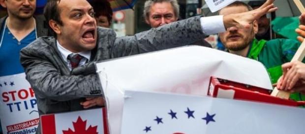 Le TTIP/TAFTA: un danger pour les citoyens? Le TTIP/TAFTA: un danger pour les citoyens?