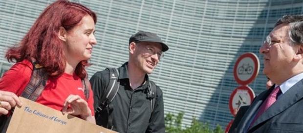 Maritta Strasser (l.) ist Campaignerin bei Campact Maritta Strasser (l.) ist Campaignerin bei Campact