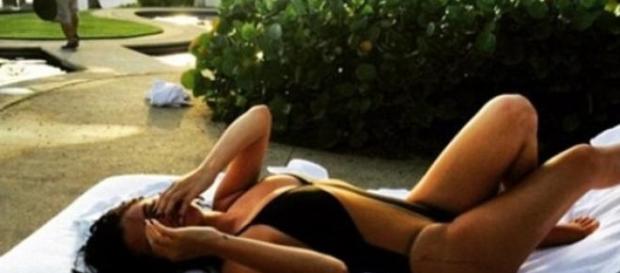 Selena Gomez cala críticas com foto muito sensual Selena Gomez cala críticas com foto muito sensual