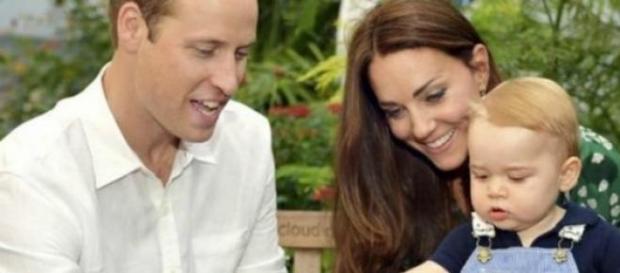 Kate e William com o primeiro filho Kate e William com o primeiro filho