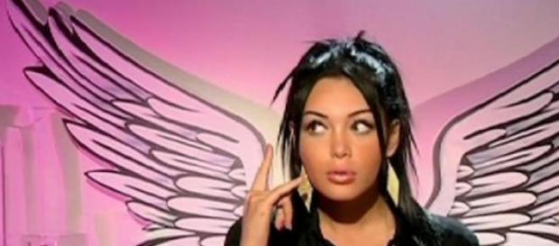 Le célèbre "allo" de Nabilla Le célèbre "allo" de Nabilla