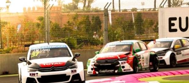 A luta entre os três Citroen A luta entre os três Citroen