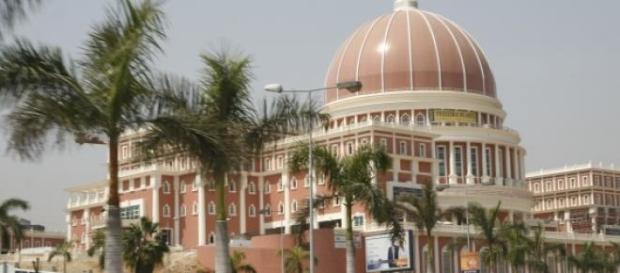 Economias paralelas crescem em Angola Economias paralelas crescem em Angola