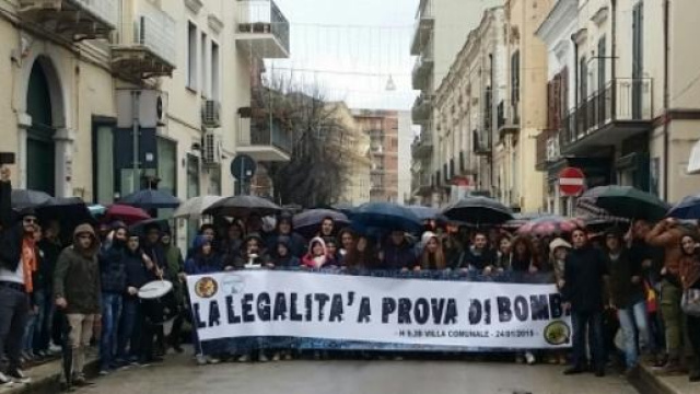 'Avanguardia' in un corteo per la legalit&agrave;