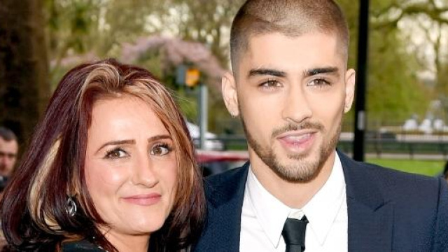 Zayn Malik e la madre agli Asian Awards 2015