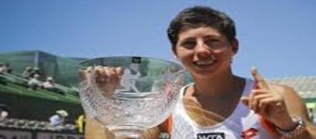 Carla Suárez tras ganar el Abierto de Portugal Carla Suárez tras ganar el Abierto de Portugal