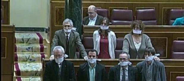 Izquierda Unida mostrando su repulsa por la Ley Izquierda Unida mostrando su repulsa por la Ley