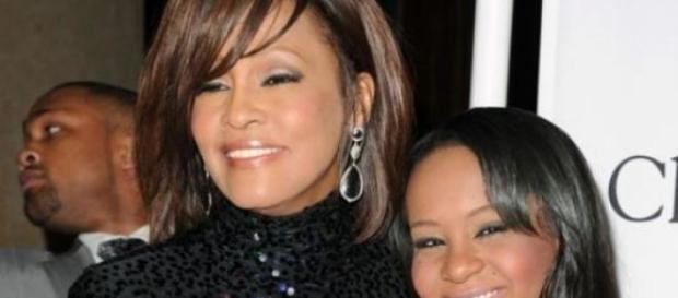 Bobbi Kristina com a mãe, Whitney Houston Bobbi Kristina com a mãe, Whitney Houston