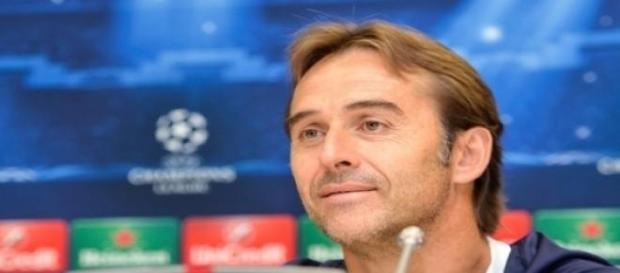 Julen Lopetegui na conferência de imprensa. Julen Lopetegui na conferência de imprensa.