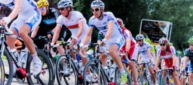 Le Polonais a vaincu le peloton. Le Polonais a vaincu le peloton.