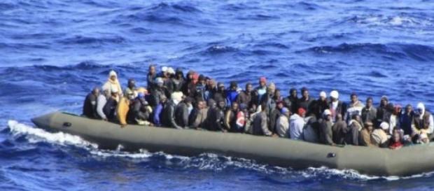 Les migrants arrivent en quantités importantes. Les migrants arrivent en quantités importantes.