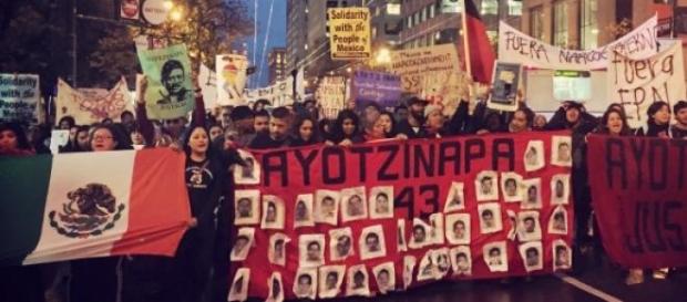 Les parents des élèves disparus demandent justice. Les parents des élèves disparus demandent justice.