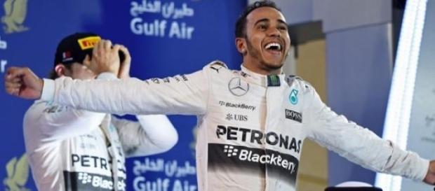 Lewis Hamilton éclipse encore un plus Nico Rosberg Lewis Hamilton éclipse encore un plus Nico Rosberg