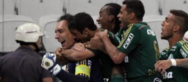 Palmeiras elimina o Corinthians nos pênaltis. Palmeiras elimina o Corinthians nos pênaltis.