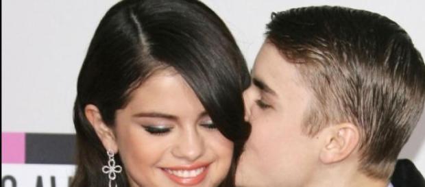 Selena y Justin liman asperezas Selena y Justin liman asperezas