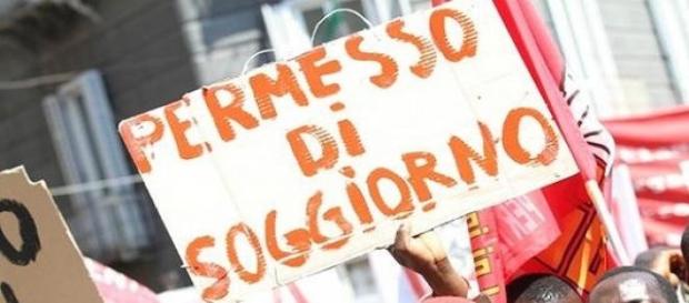 Migranti alla ricerca della legalità. Migranti alla ricerca della legalità.