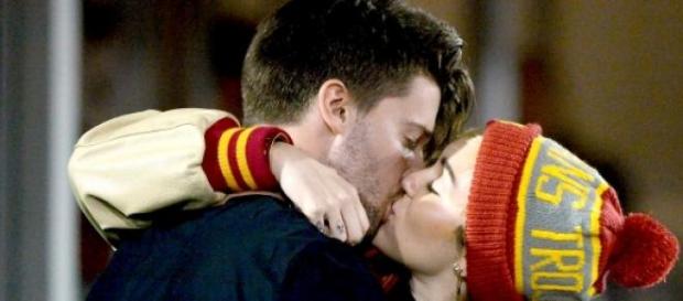 O casal namorou cinco meses O casal namorou cinco meses