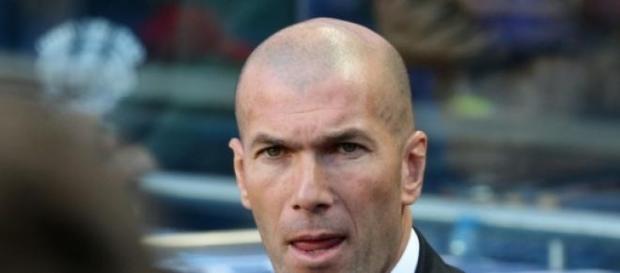 Zidane puxa pelo PSG contra o Barcelona Zidane puxa pelo PSG contra o Barcelona