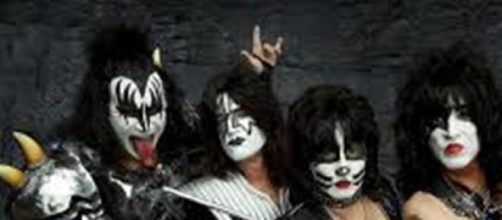 I Kiss nei loro classici costumi da scena